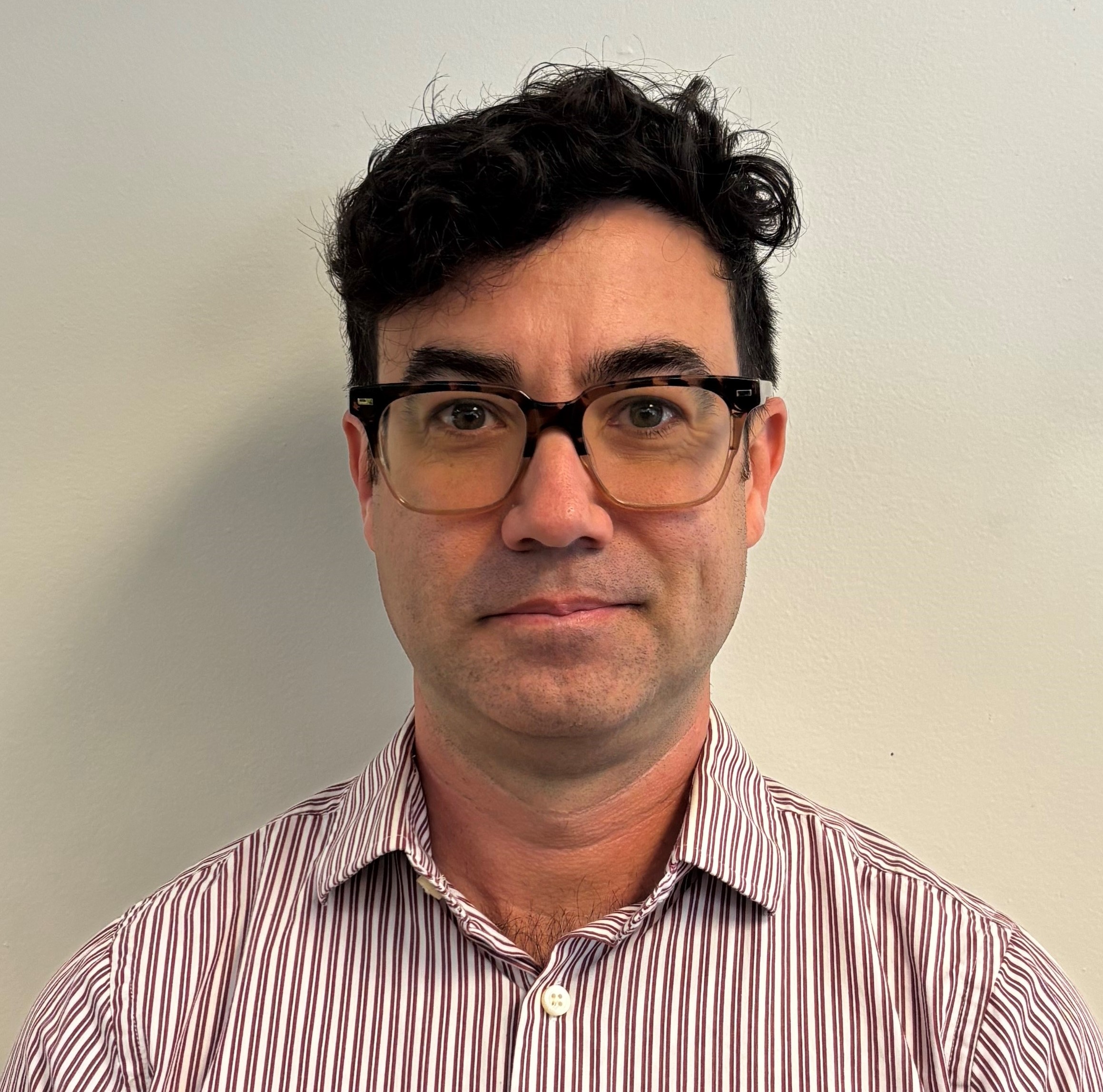 Damian Santana Headshot